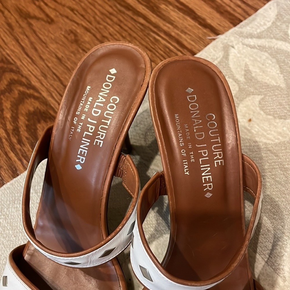 Donald J Pliner COUTURE “Nikki” leather studded slip on heel strap sandals 8 - Picture 2 of 14